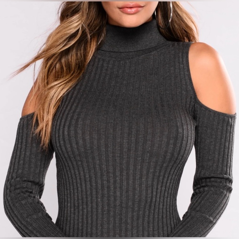 Lez a Lez Gray Cold-Shoulder Ribbed Knit cropped Sweater women's size Small